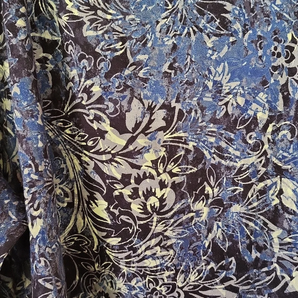 NWOT Catherines Blue Floral Tee - Picture 3 of 6